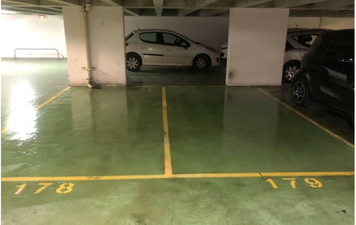  Annonces MAISONS ALFORT Garage / Parking | PARIS (75011) | 12 m2 | 32 500 € 
